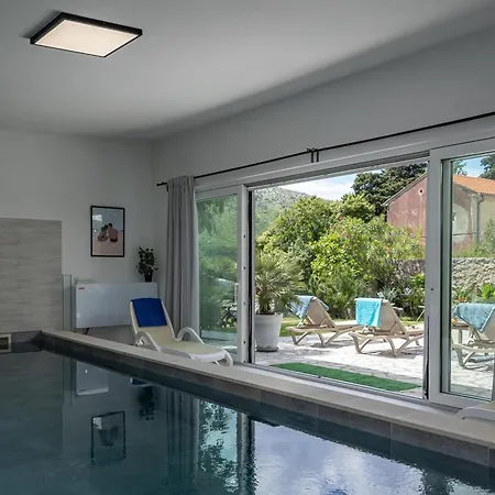 Manea Villa