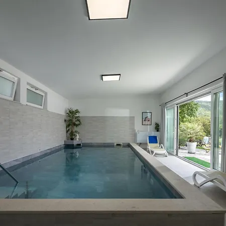 Manea Villa